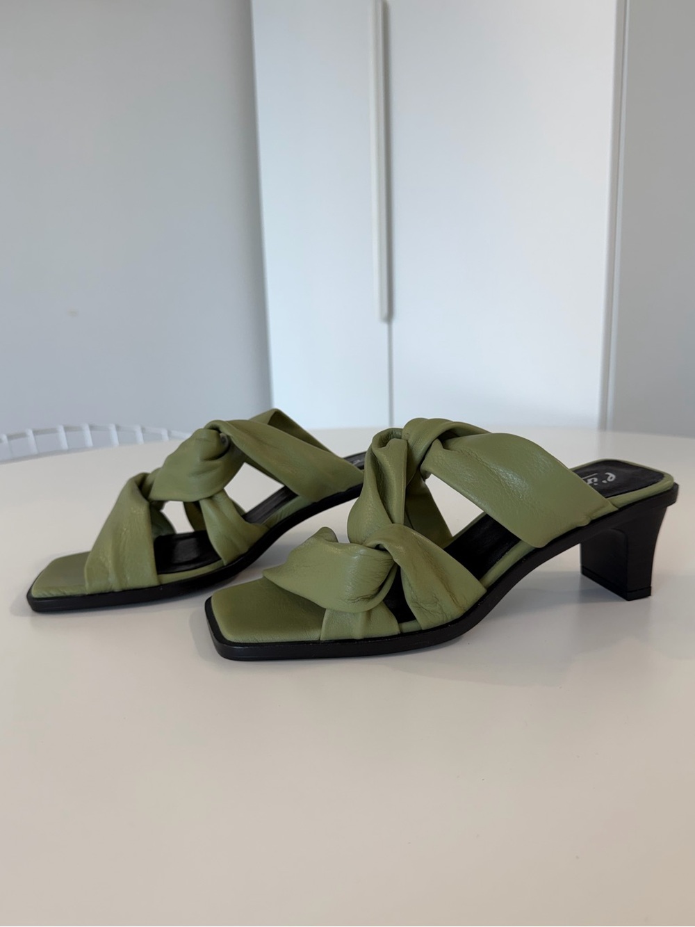 L’intervalle Olive Green Knotted Leather Slide Square-Toe Heels
